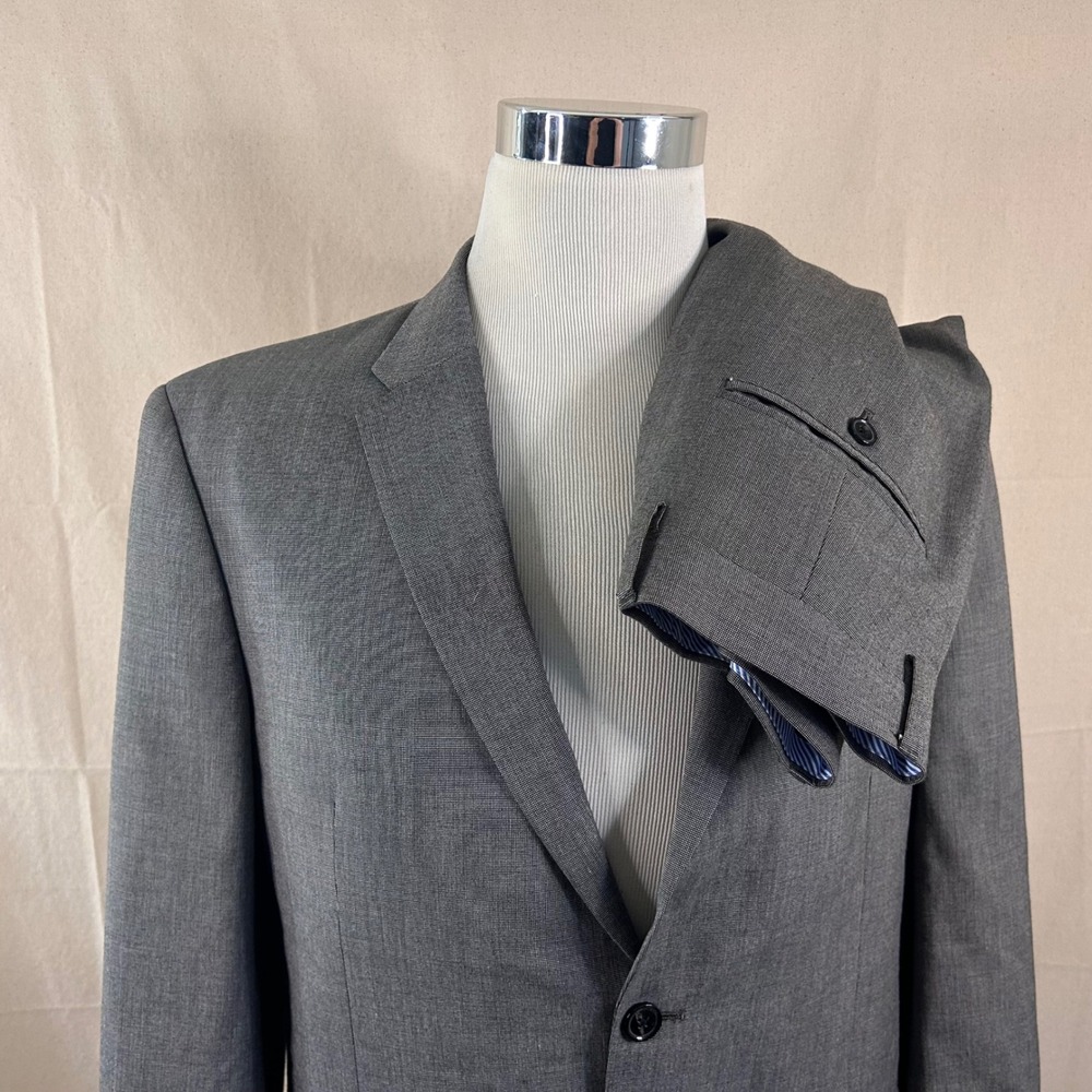 Tommy Hilfiger 42R Suit 32x32 Flat Front Grey Two Button Double Vented Formal
